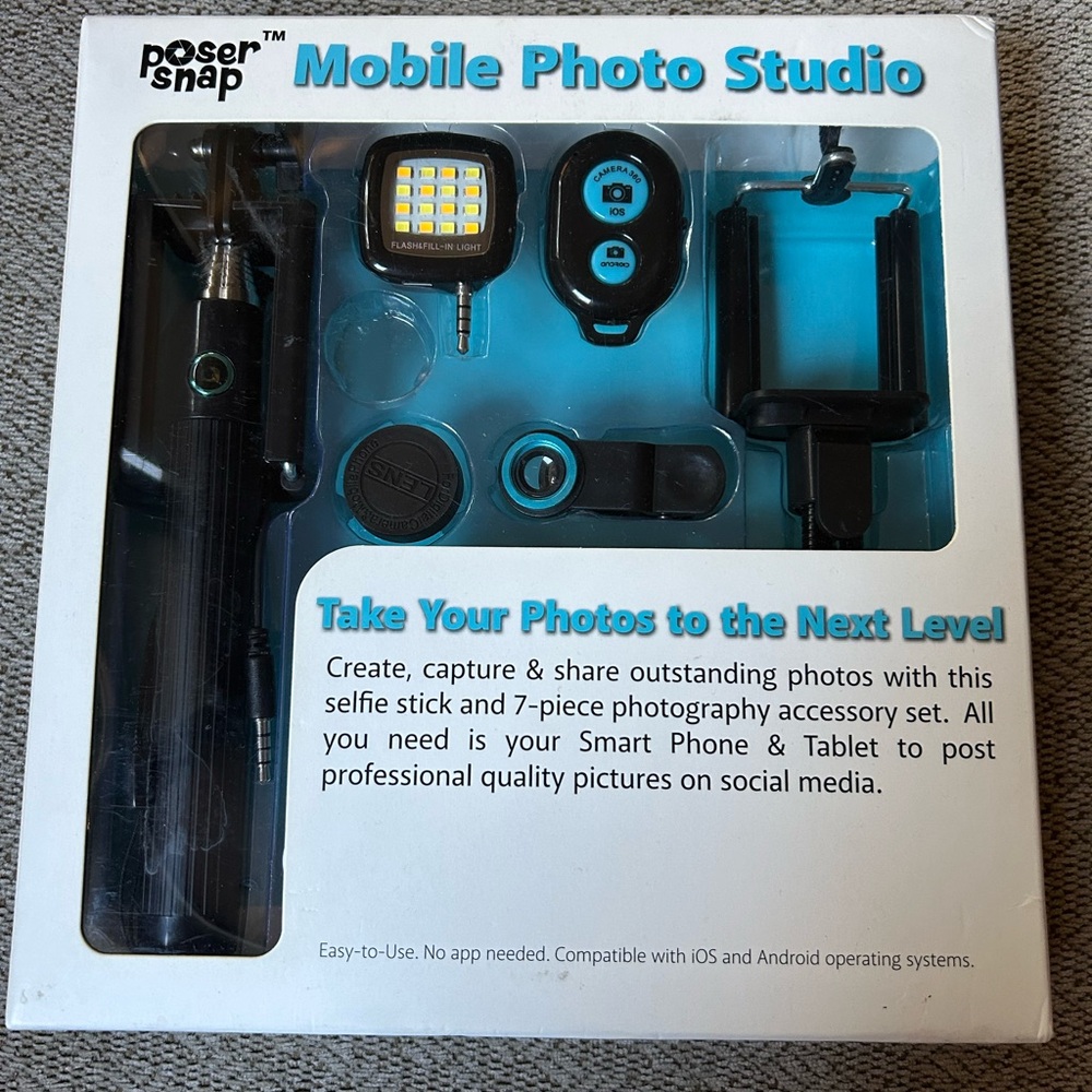 NWT Mobile Photo Studio Black 7 Piece Smartphone IPad Accessory Kit Selfie Stick